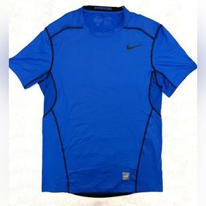 Nike Mens Pro Combat Dri-fit Hypercool short sleeve top. Size Medium.